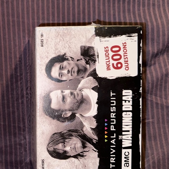 The Walking Dead (TV) Trivial PursuitAdd-On Game Card Set (600Questions) NEW! - Picture 4 of 4